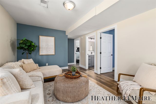 2070 Shiloh Point Drive, Grand Rapids, MI 49546