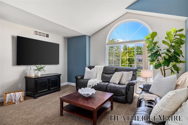 2070 Shiloh Point Drive, Grand Rapids, MI 49546