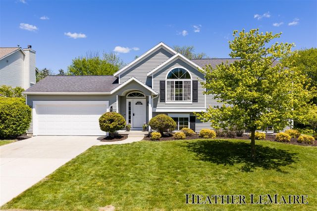 2070 Shiloh Point Drive, Grand Rapids, MI 49546