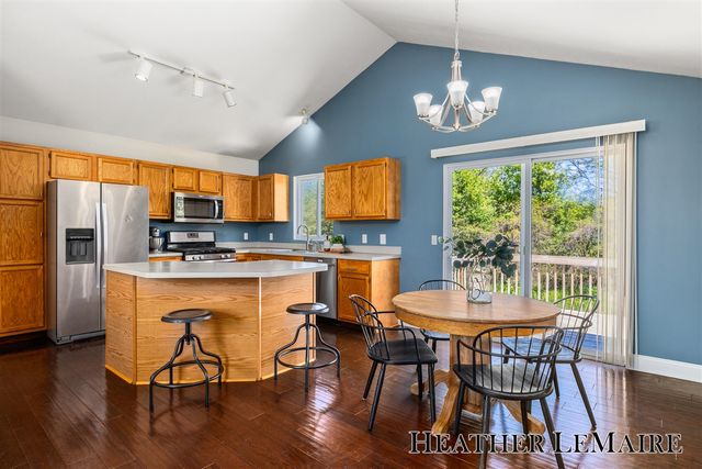 2070 Shiloh Point Drive, Grand Rapids, MI 49546