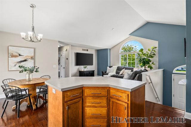 2070 Shiloh Point Drive, Grand Rapids, MI 49546