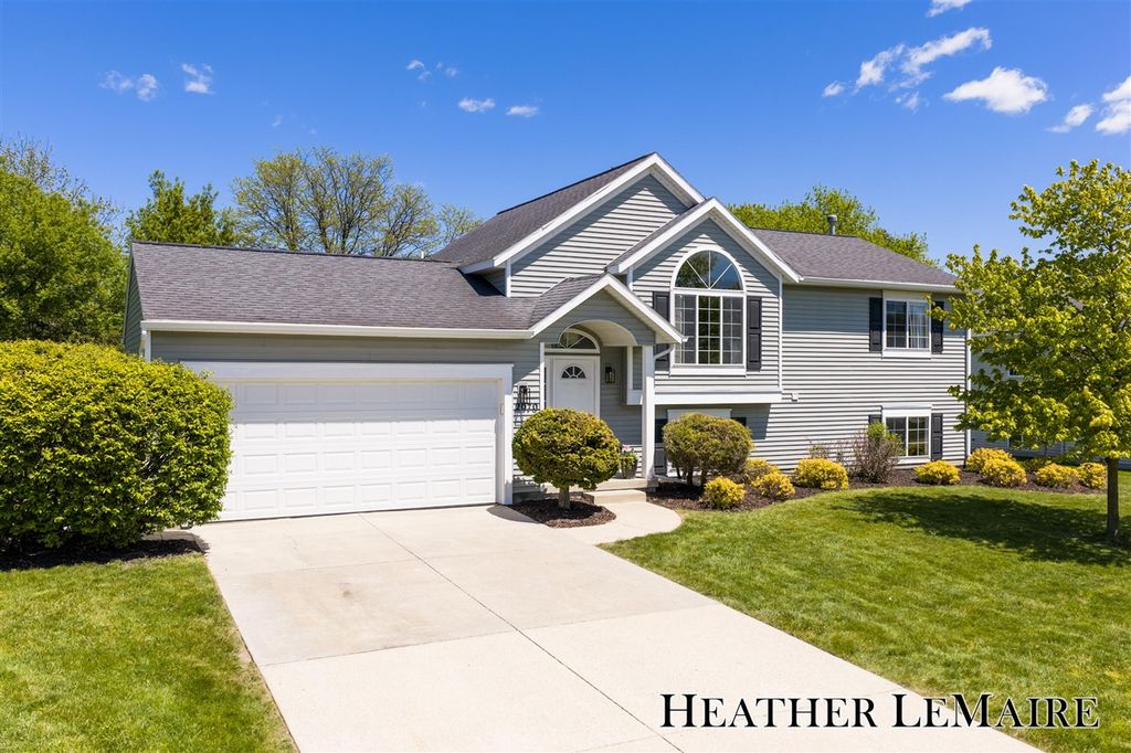 2070 Shiloh Point Drive, Grand Rapids, MI 49546