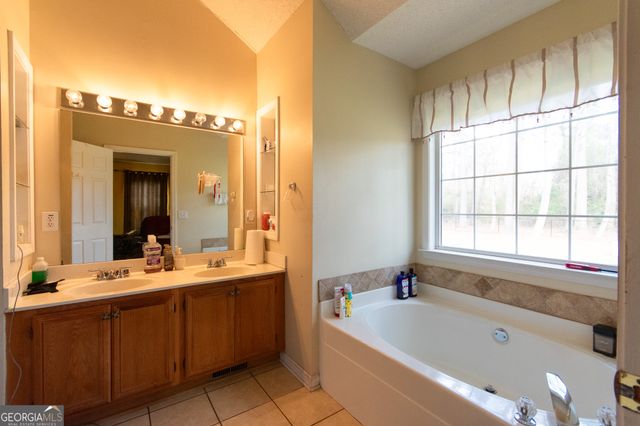 64 Wooddale Lane, Carrollton, GA 30117