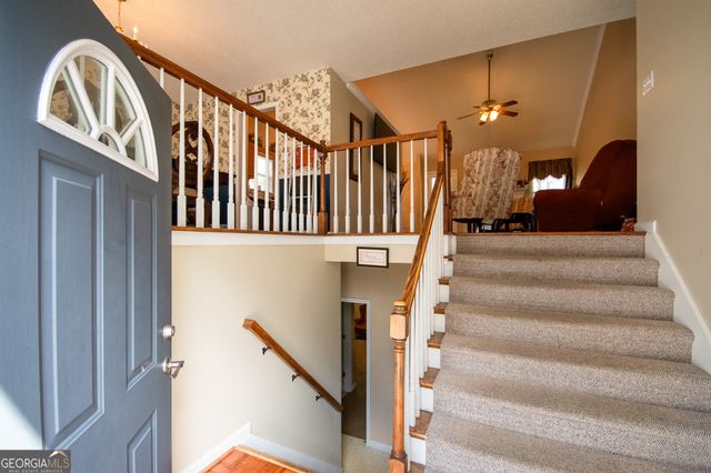 64 Wooddale Lane, Carrollton, GA 30117