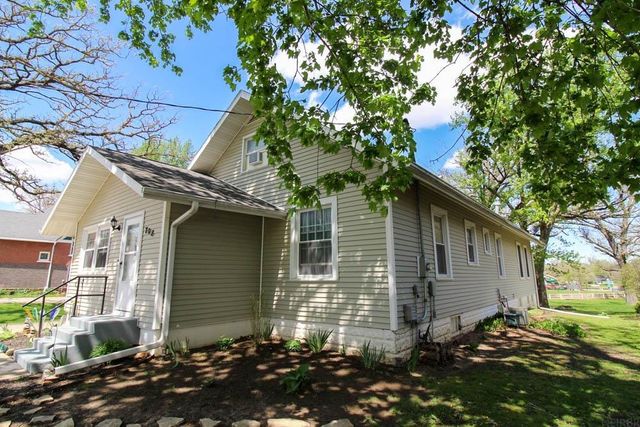 708 17th Avenue, Eldora, IA 50627
