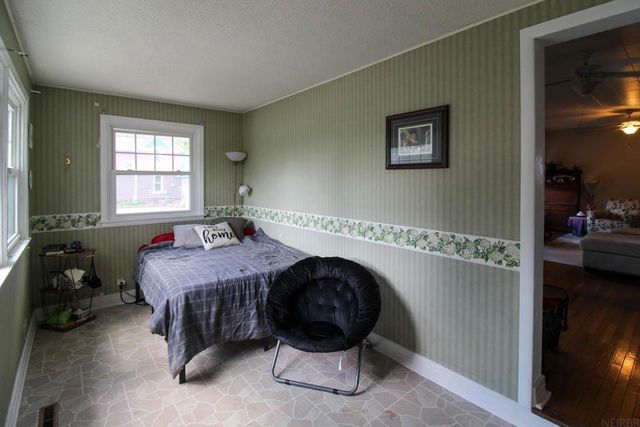 708 17th Avenue, Eldora, IA 50627