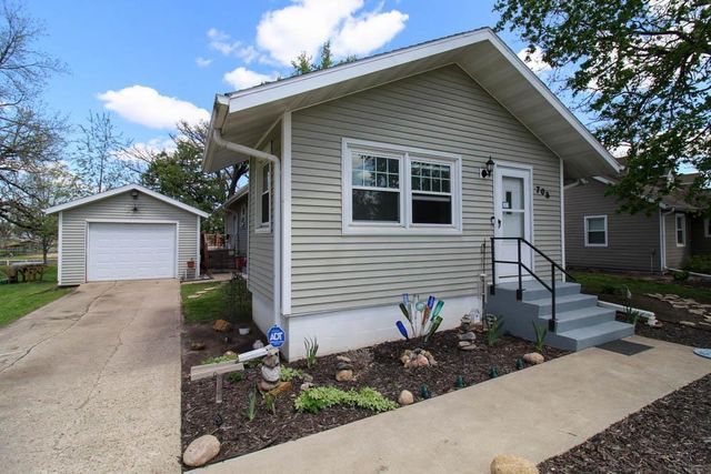 708 17th Avenue, Eldora, IA 50627