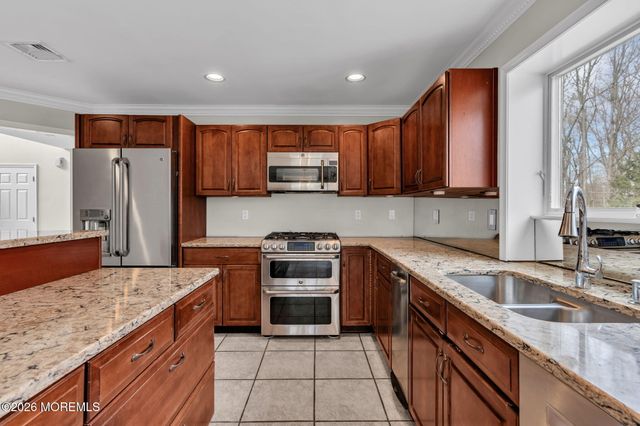 124 Taylors Mills Road, Manalapan, NJ 07726