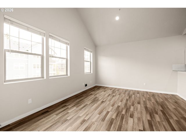 17137 Sw APPLEDALE Rd 304, Beaverton, OR 97007