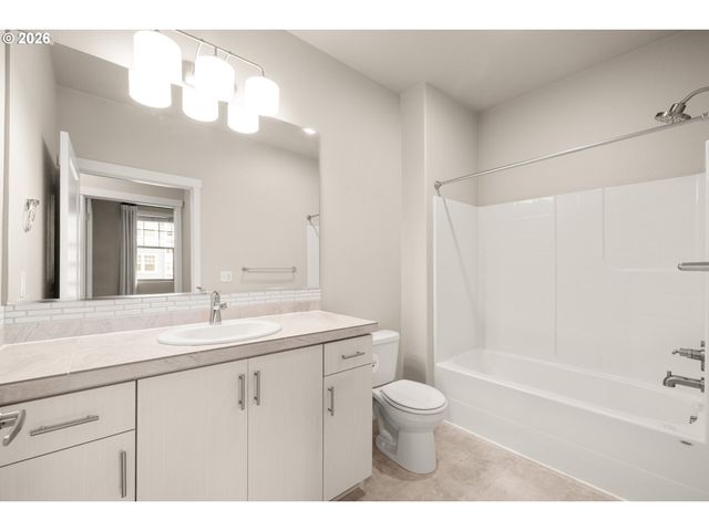 17137 Sw APPLEDALE Rd 304, Beaverton, OR 97007