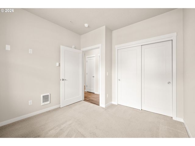 17137 Sw APPLEDALE Rd 304, Beaverton, OR 97007