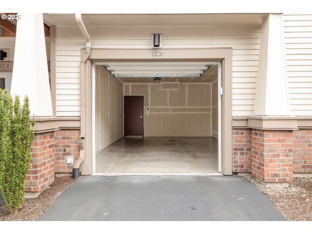 17137 Sw APPLEDALE Rd 304, Beaverton, OR 97007