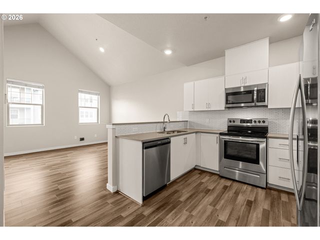 17137 Sw APPLEDALE Rd 304, Beaverton, OR 97007