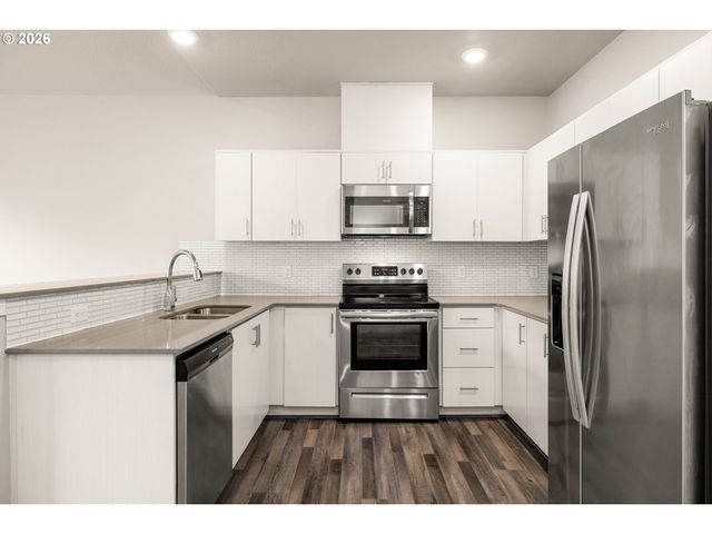 17137 Sw APPLEDALE Rd 304, Beaverton, OR 97007