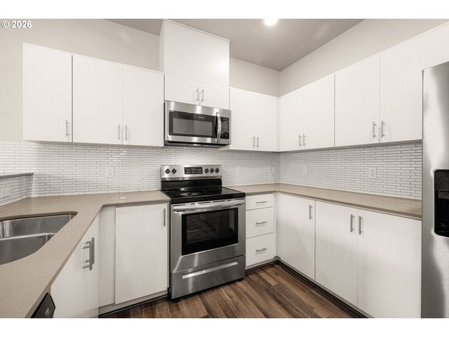 17137 Sw APPLEDALE Rd 304, Beaverton, OR 97007