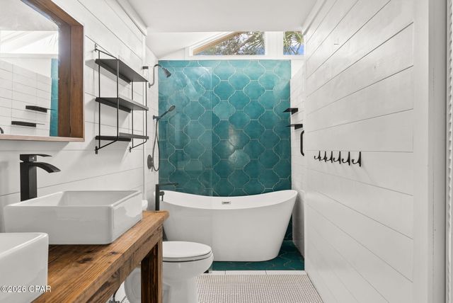 916 Cobia Drive, Panama City, FL 32408