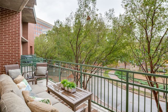 5055 Addison Circle 422, Addison, TX 75001