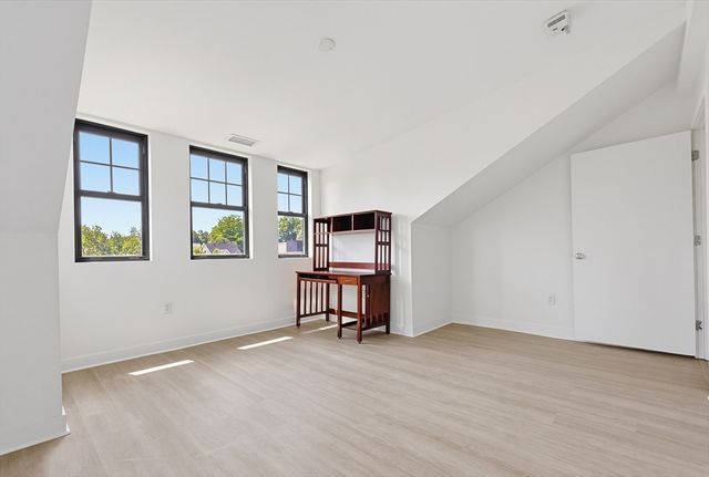 72 Ashland St 408, Malden, MA 02148