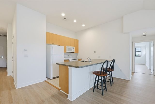 72 Ashland St 408, Malden, MA 02148