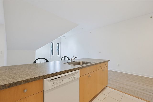 72 Ashland St 408, Malden, MA 02148