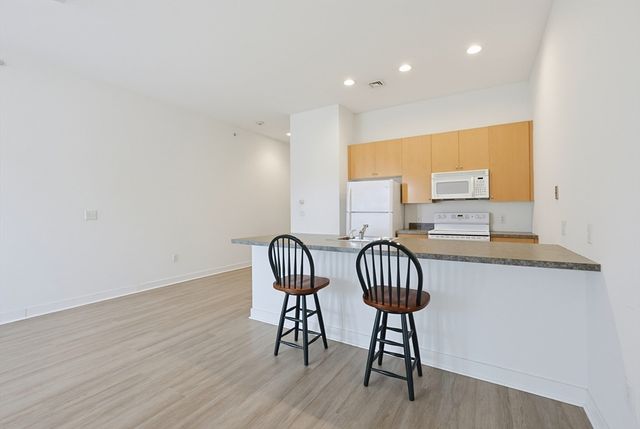 72 Ashland St 408, Malden, MA 02148