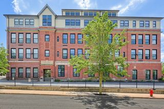 72 Ashland St 408, Malden, MA 02148
