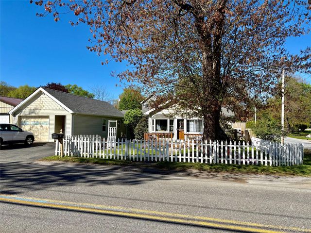 42 Waterstone Road, Greenwood Lake, NY 10925