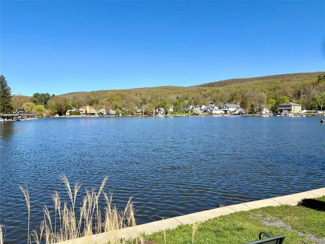 42 Waterstone Road, Greenwood Lake, NY 10925