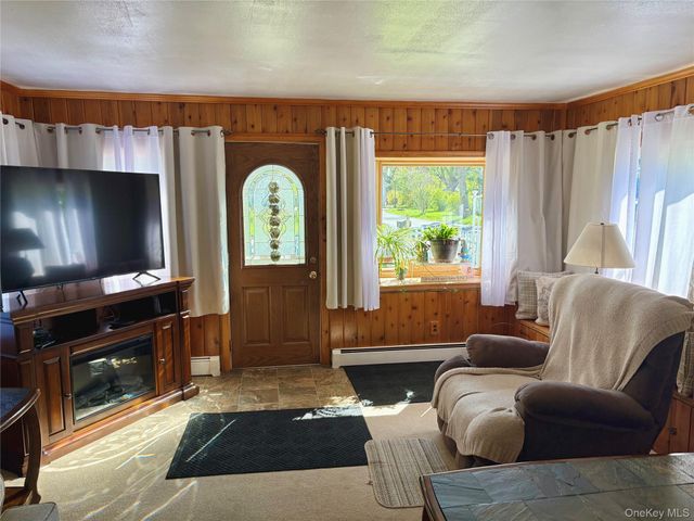 42 Waterstone Road, Greenwood Lake, NY 10925