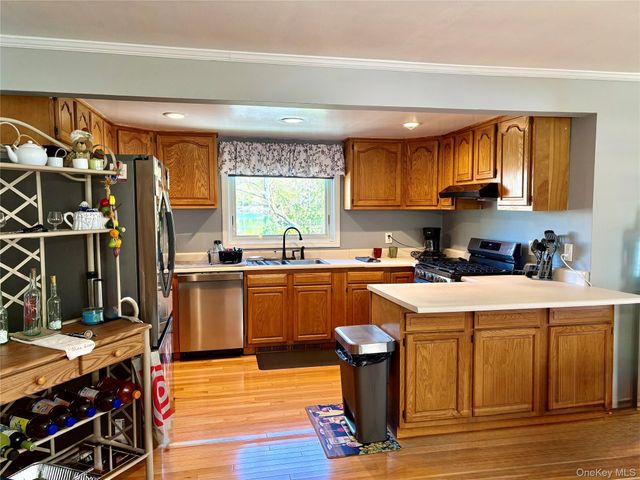 42 Waterstone Road, Greenwood Lake, NY 10925