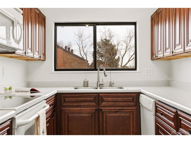 433 Wright St 304, Lakewood, CO 80228