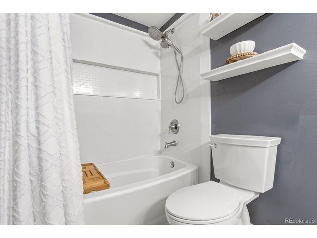 433 Wright St 304, Lakewood, CO 80228