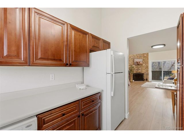 433 Wright St 304, Lakewood, CO 80228