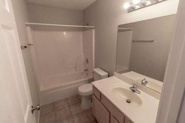 1871 W FIELD ST, Columbia, MO 65203