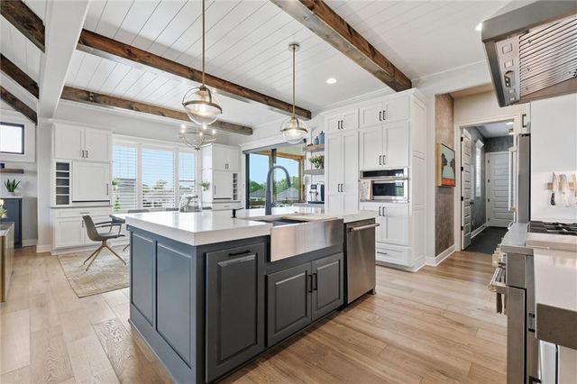 202 NW Ambersham Drive, Lee's Summit, MO 64081