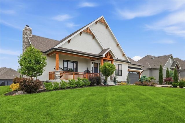 202 NW Ambersham Drive, Lee's Summit, MO 64081