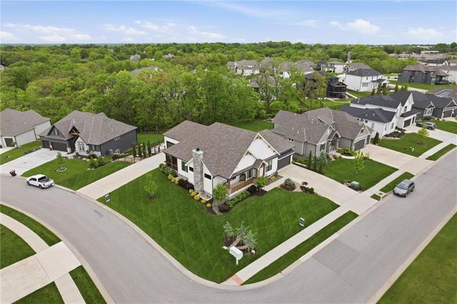 202 NW Ambersham Drive, Lee's Summit, MO 64081