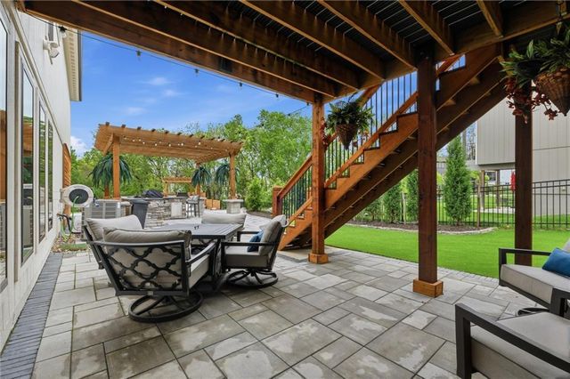 202 NW Ambersham Drive, Lee's Summit, MO 64081