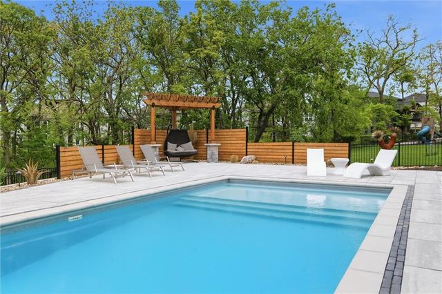 202 NW Ambersham Drive, Lee's Summit, MO 64081