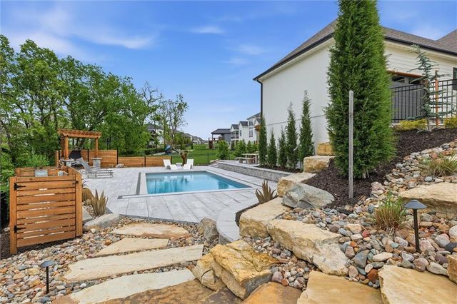 202 NW Ambersham Drive, Lee's Summit, MO 64081