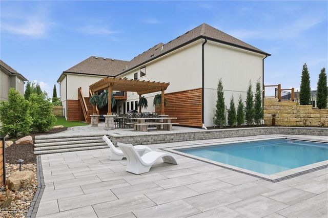 202 NW Ambersham Drive, Lee's Summit, MO 64081