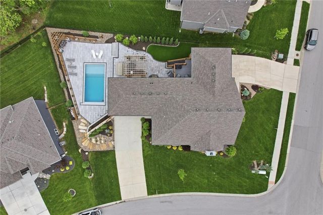 202 NW Ambersham Drive, Lee's Summit, MO 64081