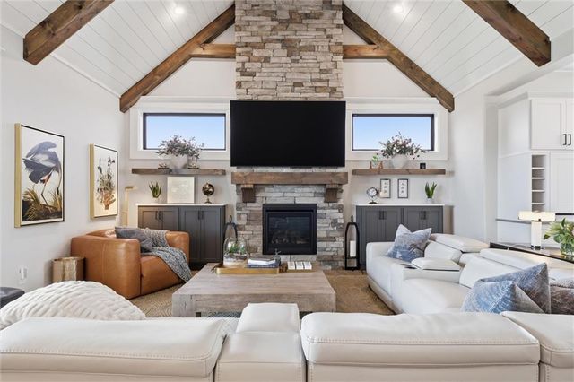 202 NW Ambersham Drive, Lee's Summit, MO 64081