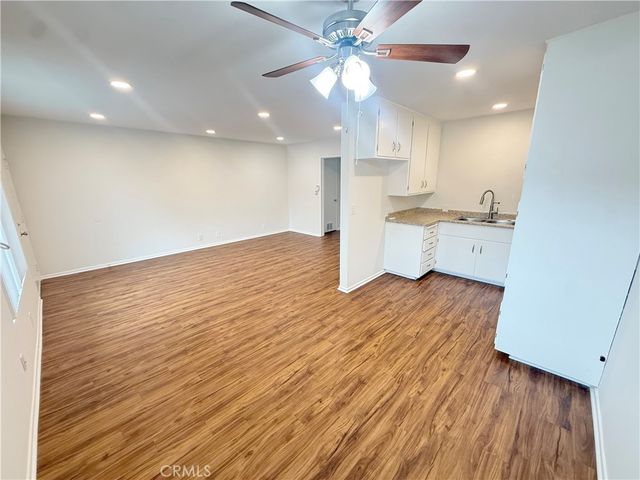 919 E Acacia Avenue R, Glendale, CA 91205