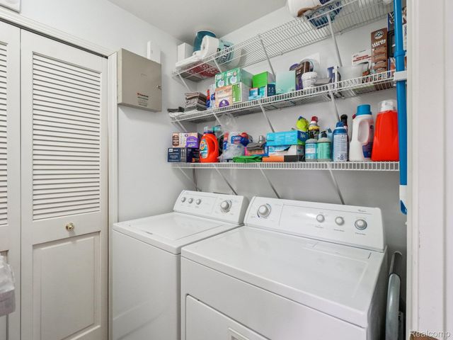 16984 Farmington Road, Livonia, MI 48154