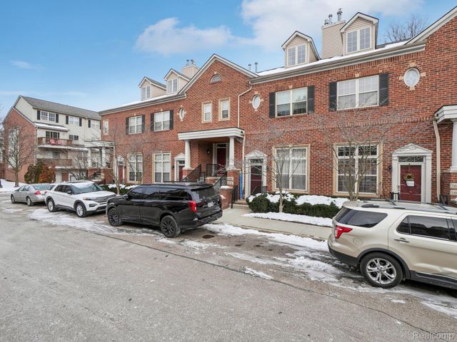 16984 Farmington Road, Livonia, MI 48154