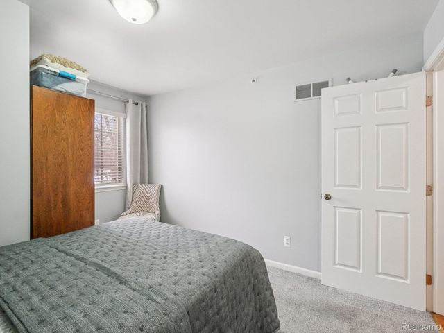 16984 Farmington Road, Livonia, MI 48154