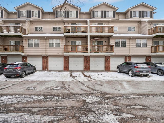 16984 Farmington Road, Livonia, MI 48154