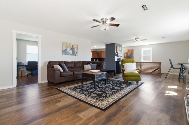 10068 County Road 8490, West Plains, MO 65775