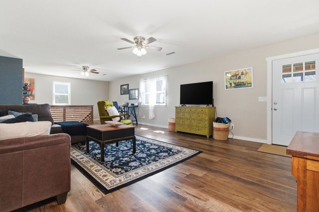 10068 County Road 8490, West Plains, MO 65775